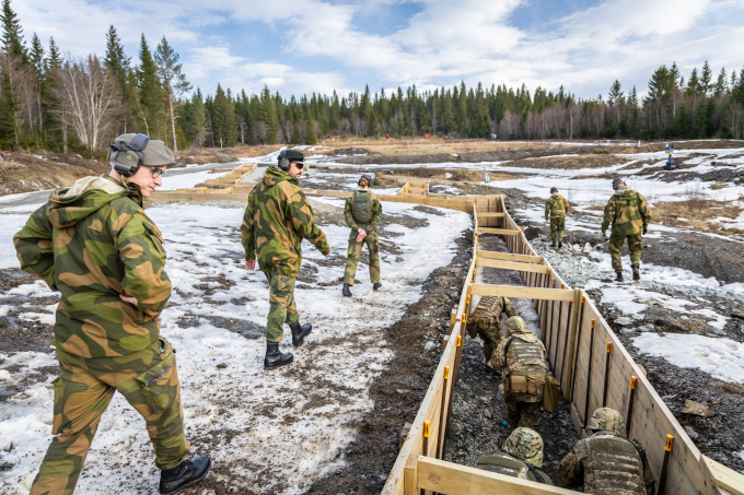 Kronprinsregenten observerte opptreningen av ukrainske soldater i Trøndelag. Foto: Kristian Kapelrud / Forsvaret
 